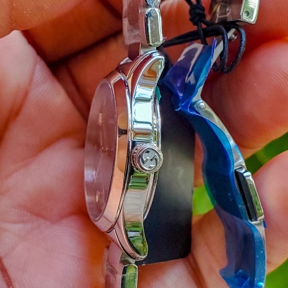 Gucci G -Timeless Black Dial Stainless Steel Watch - Picture 8 of 9